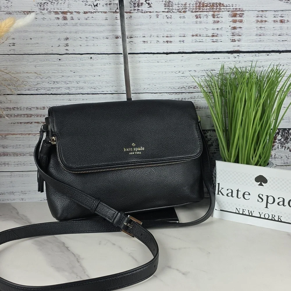 KATE SPADE BLACK‎ PEBBLED LEATHER FLAP SHOULDER CRPSSBODY BAG GUC